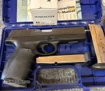 Smith & Wesson 40 cal with 3 mags (15 rounders) and 100 round box ammo 