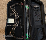 left handed fully loaded 2012 Hoyt Vector 32 Compound Bow w/ quiver, arrows and case